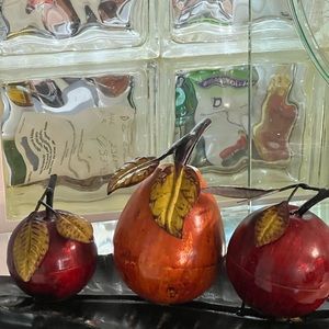 This is great art for your kitchen or office.  Three realistic looking fruit.